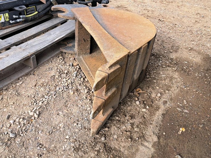 2016-kubota-kx057-4-image-42