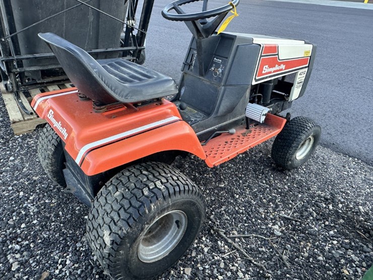 simplicity-4212-garden-tractor-image-3
