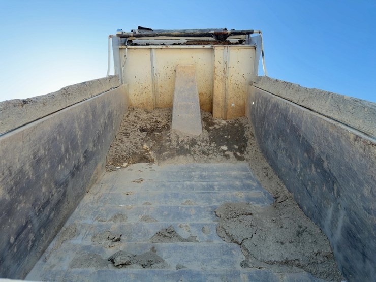 2010-mack-granite-gu713-image-26