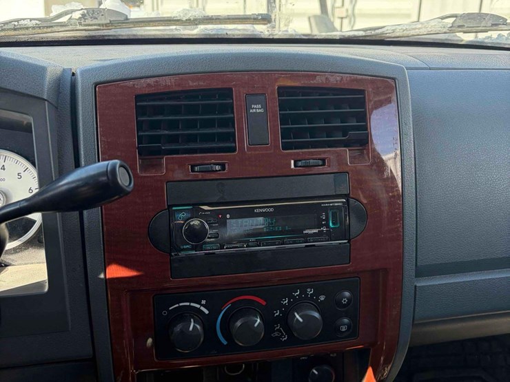 2005-dodge-dakota-image-13