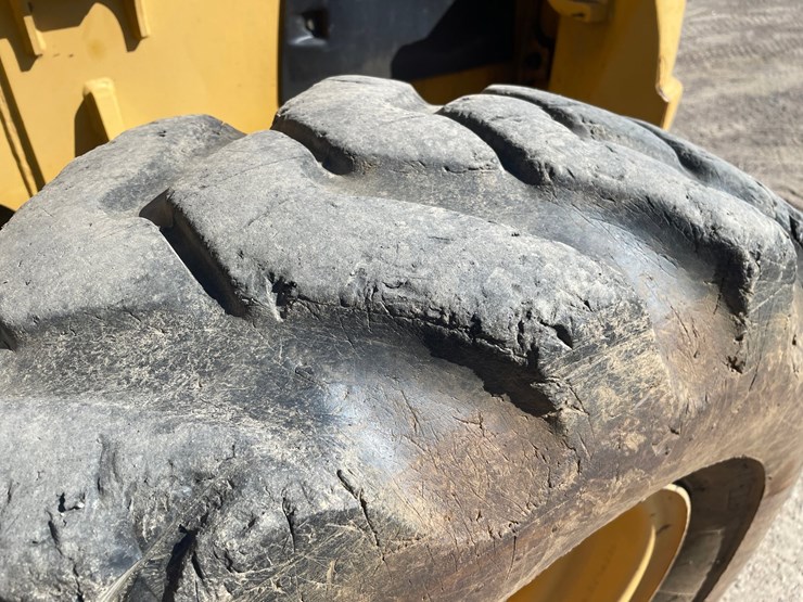 caterpillar-th350b-image-34