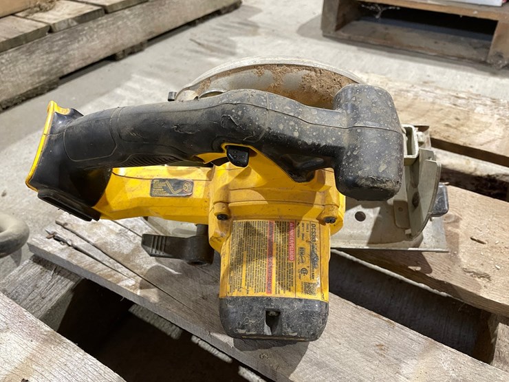 #5054-•-(3)-dewalt-power-tools-image-7