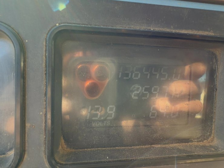 2010-mack-granite-gu713-image-34