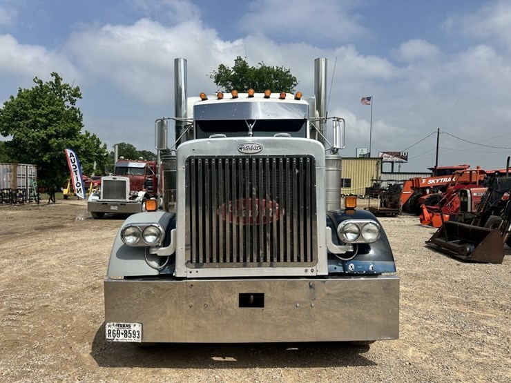 1998-peterbilt-379-image-2