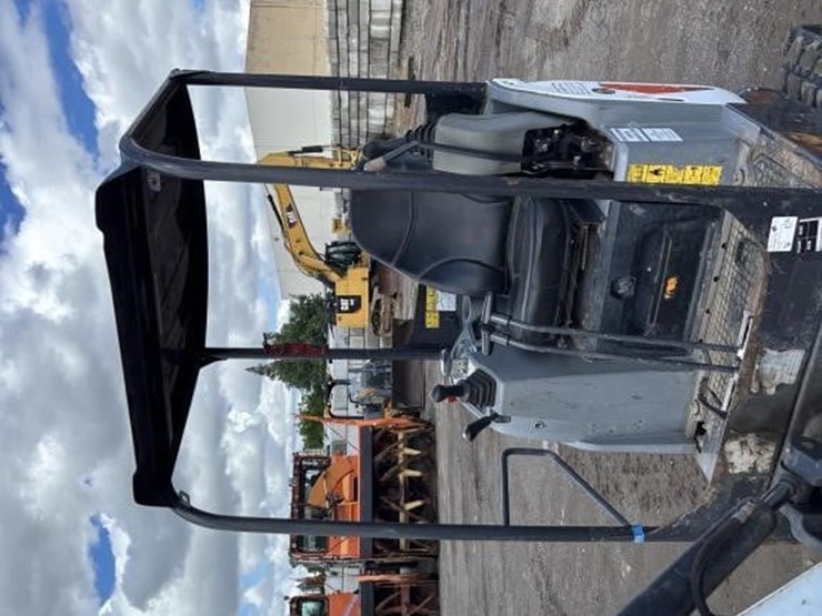 2020-bobcat-e20-image-21