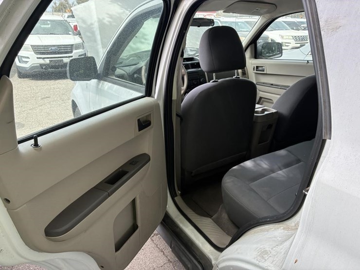2008-ford-escape-image-12