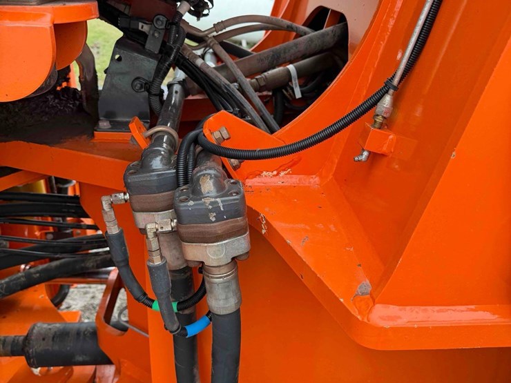 2019-hitachi-zw310-6-image-13