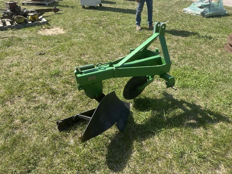 john-deere-25-image-3