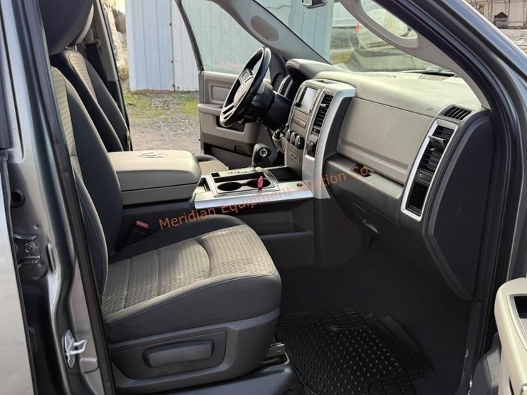 2011-dodge-1500-image-21