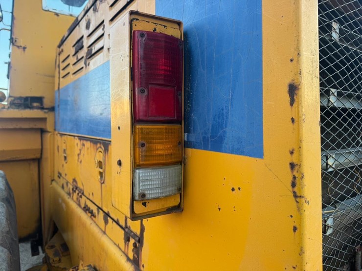 #122-•-1987-kobelco-lk600-wheel-loader-image-32