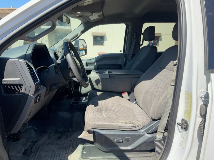 2017-ford-f550-xlt-image-18