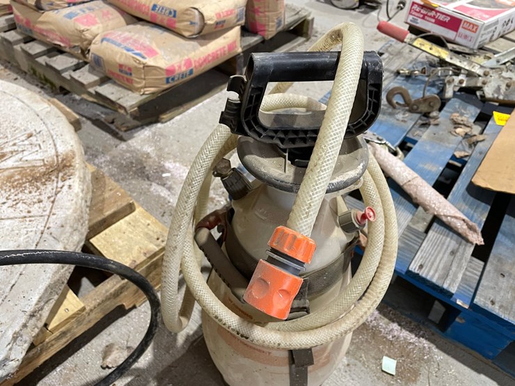 #5036-•-(3)-hand-pump-sprayers-image-9