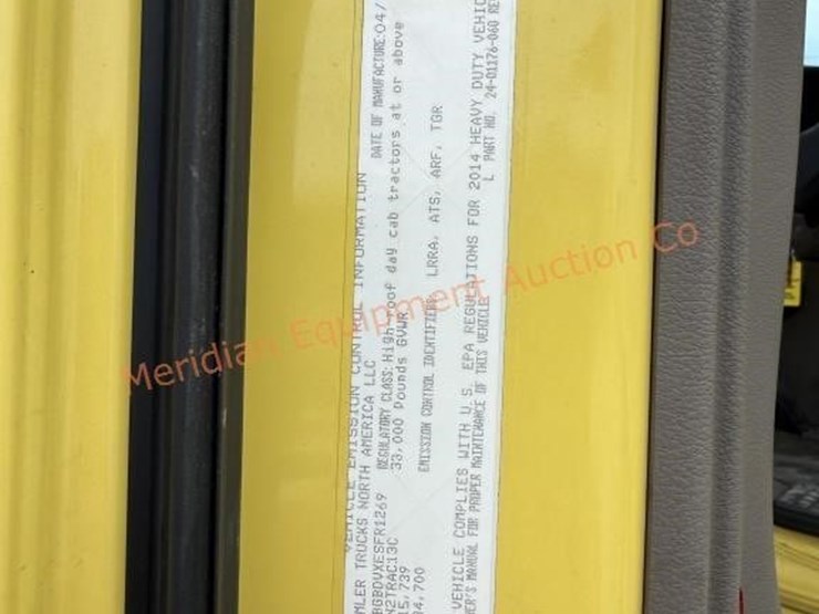 2014-freightliner-108sd-image-40