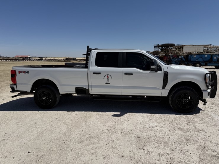 2023-ford-f250-image-4