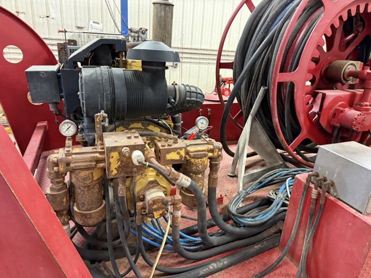 2013-caterpillar-c4.4-image-9