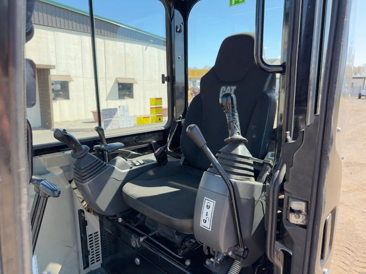 2014-caterpillar-303e-cr-image-28