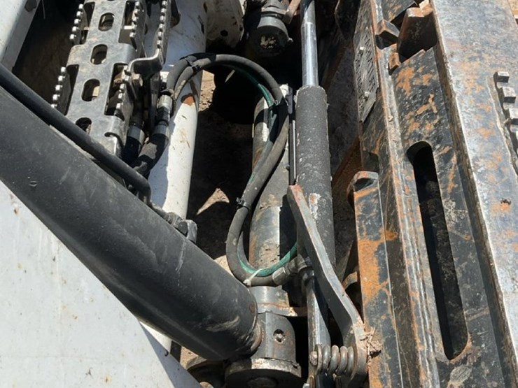 2021-bobcat-t870-image-62