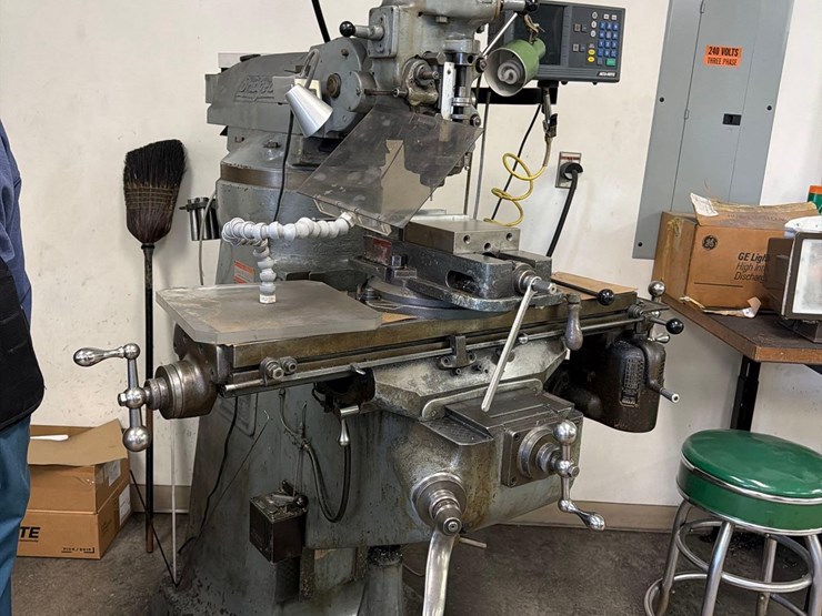 bridgeport-j-head-vertical-milling-machine-image-1