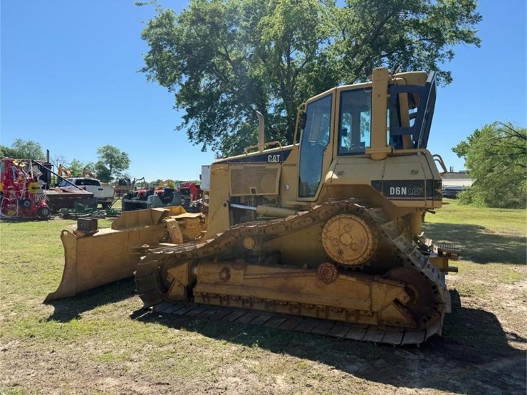 2006-caterpillar-d6n-lgp-image-7