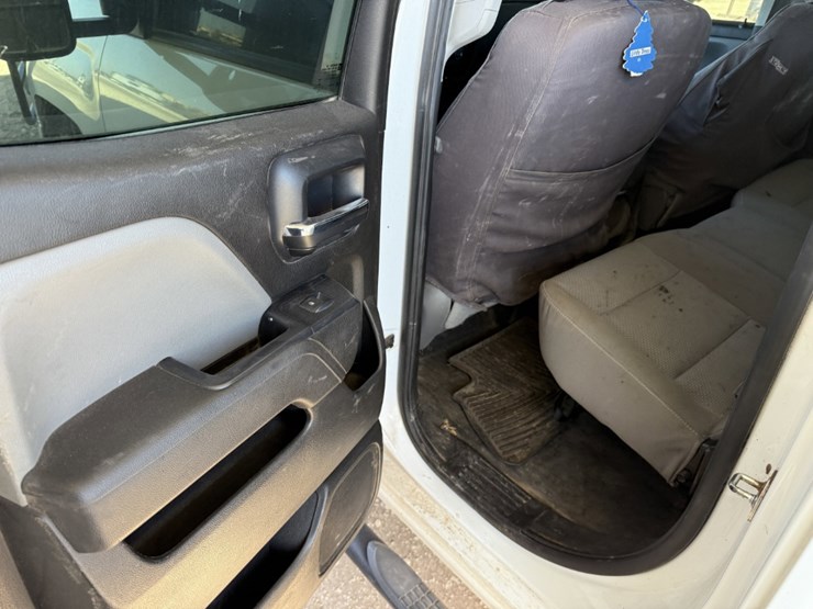 2019-chevrolet-silverado-2500hd-image-16