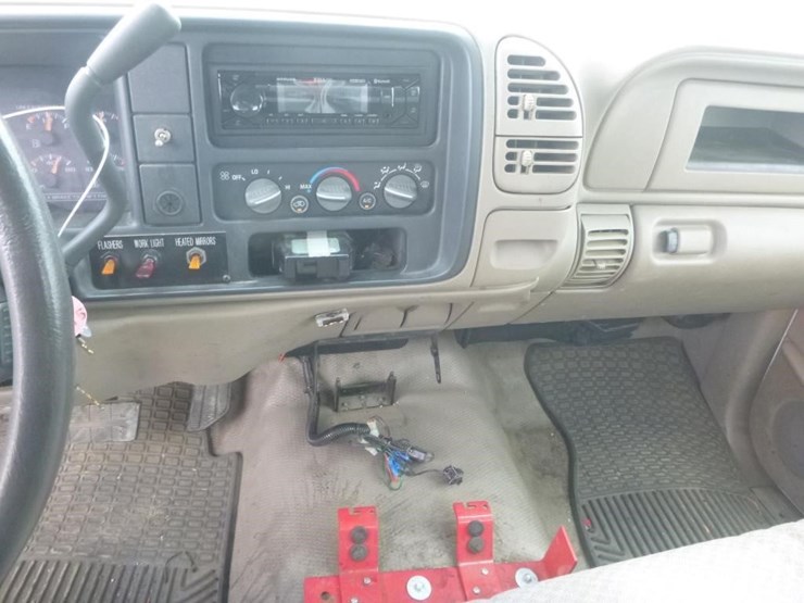 2002-chevrolet-3500-image-19