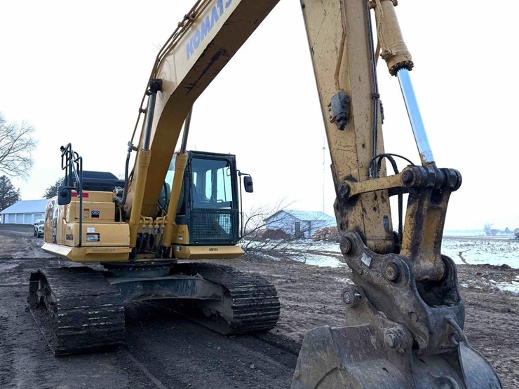 2018-komatsu-pc210-lc-11-image-3