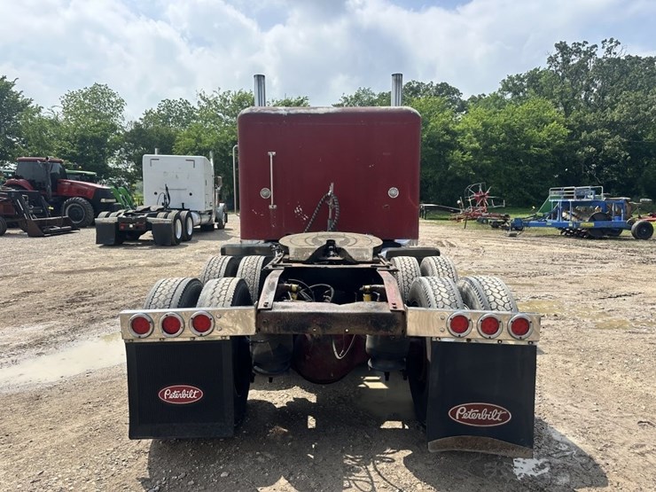 1981-peterbilt-359-image-6