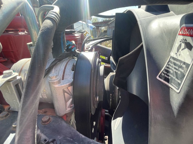 2020-freightliner-m2-106-image-85