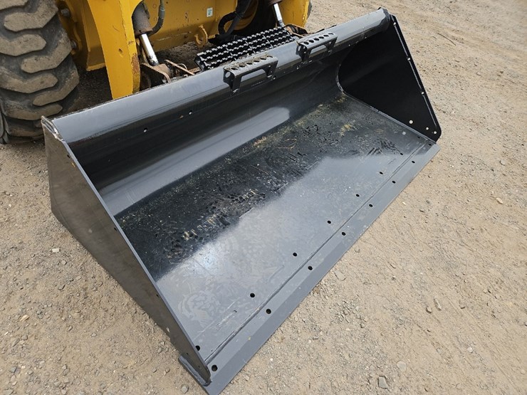 2022-caterpillar-246d3-image-19