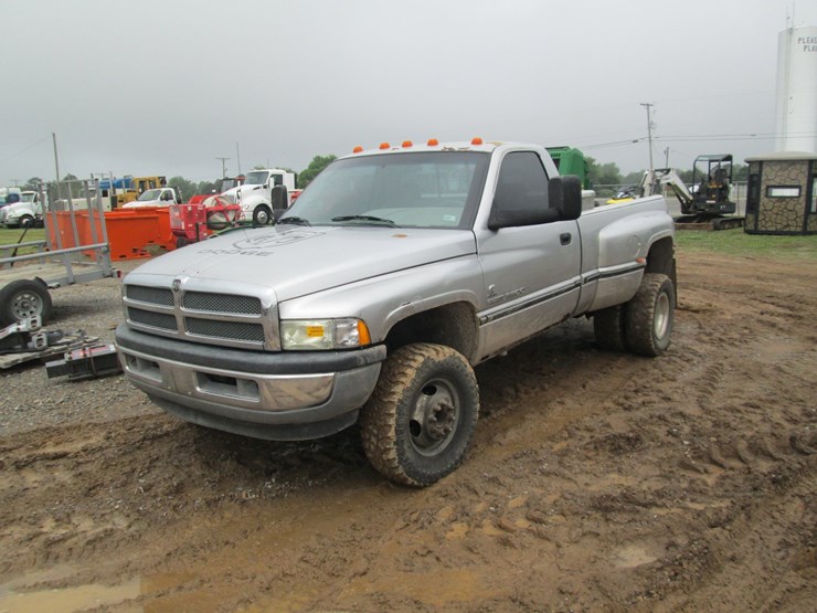 1996-dodge-3500-image-1