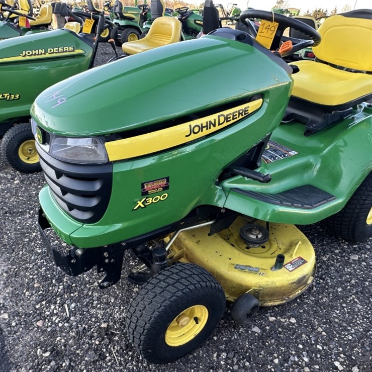 2010 JOHN DEERE X300