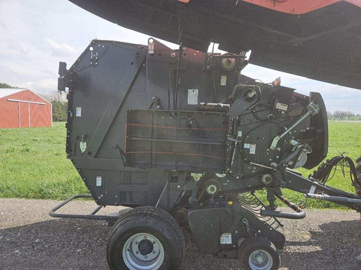 #145-•-2017-kubota-bv4160f-round-baler-image-9