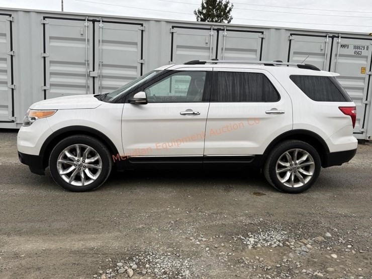 ford-explorer-limited-image-2