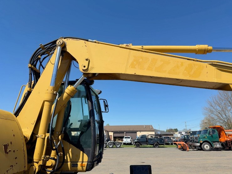 2003-caterpillar-m313c-image-9