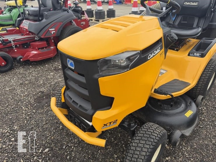 2017-cub-cadet-xt2-lx42-image-5