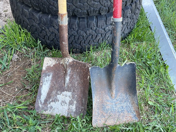 #7442-•-flat-shovels-image-2