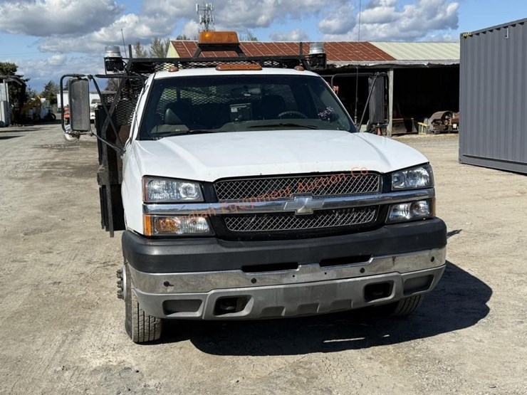 2005-chevrolet-silverado-3500-image-9