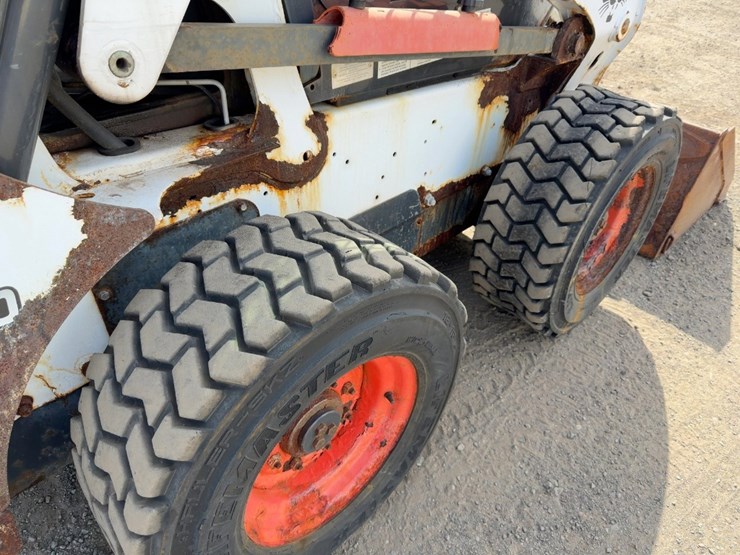 2015-bobcat-s650-image-13