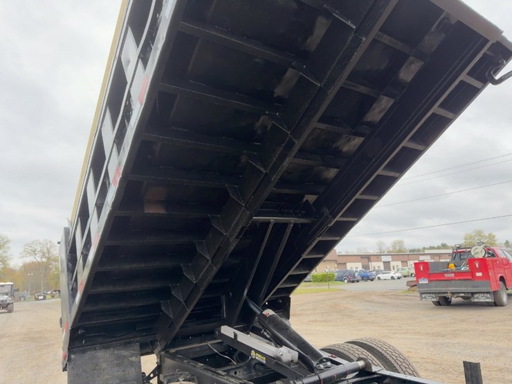 2016-international-7400-image-17