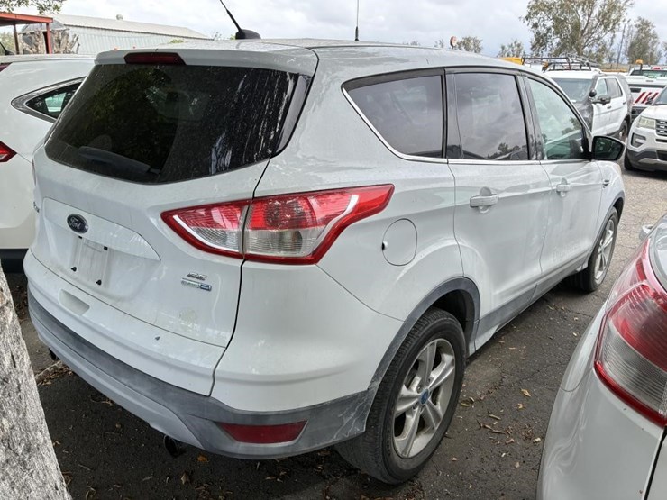 2013-ford-escape-se-image-3