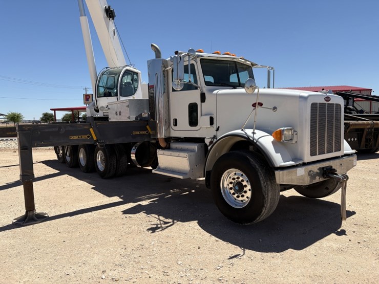 2013-peterbilt-367-image-13