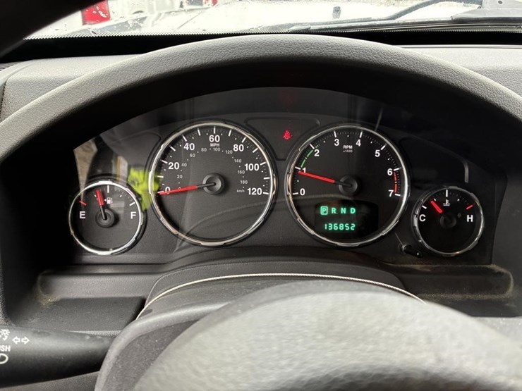 2012-jeep-liberty-image-18