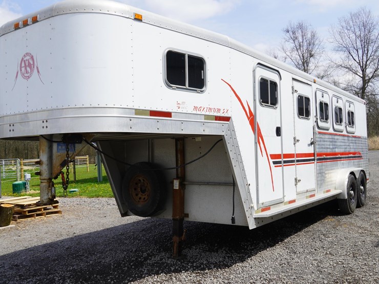 #142-•-1999-exiss-3-slant-aluminum-6-horse-capacity-trailer-image-91