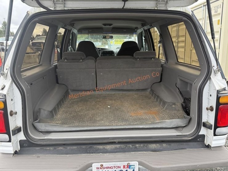 1995-ford-explorer-xlt-image-8