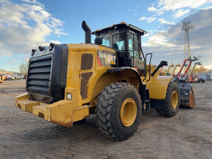 2019-caterpillar-950m-image-5