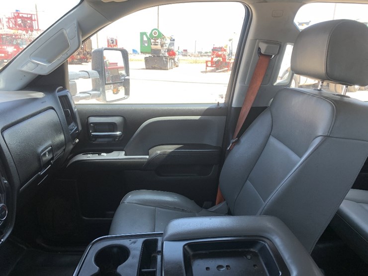 2022-chevrolet-silverado-6500hd-image-13