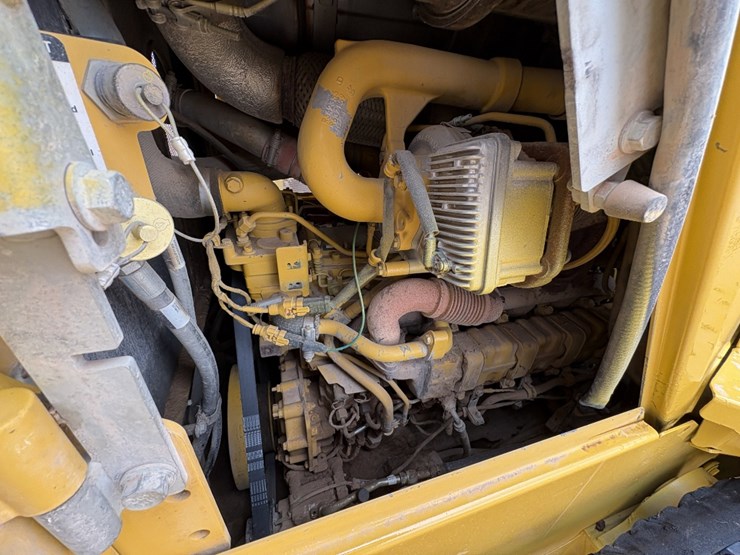 2016-deere-850k-lgp-image-5