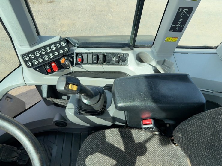 2017-caterpillar-926m-image-25