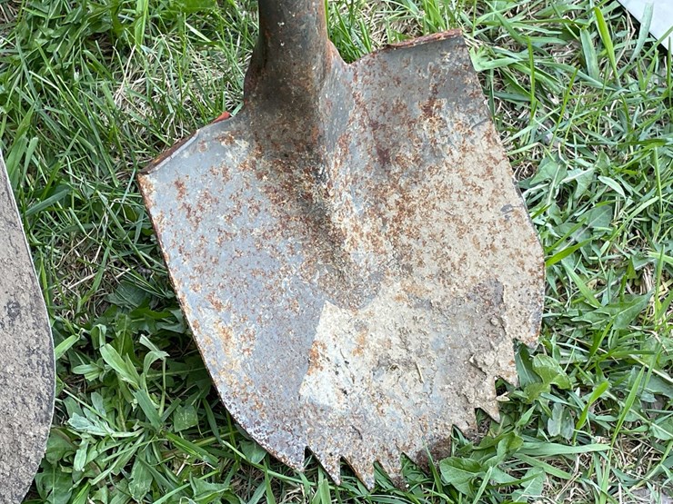 #7441-•-shovels-image-3