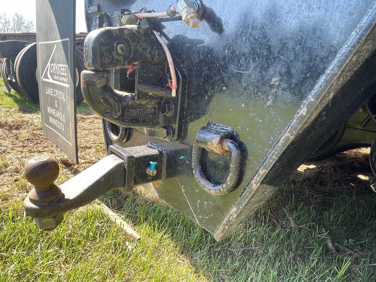 2020-freightliner-m2-106-image-33